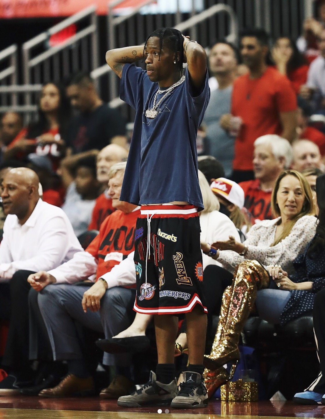 travis scott dunks friends and family