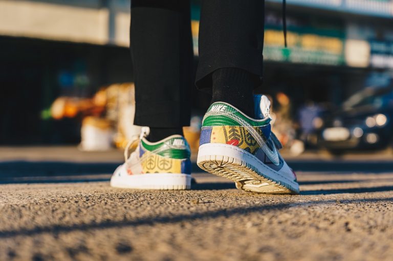city market dunk low on feet