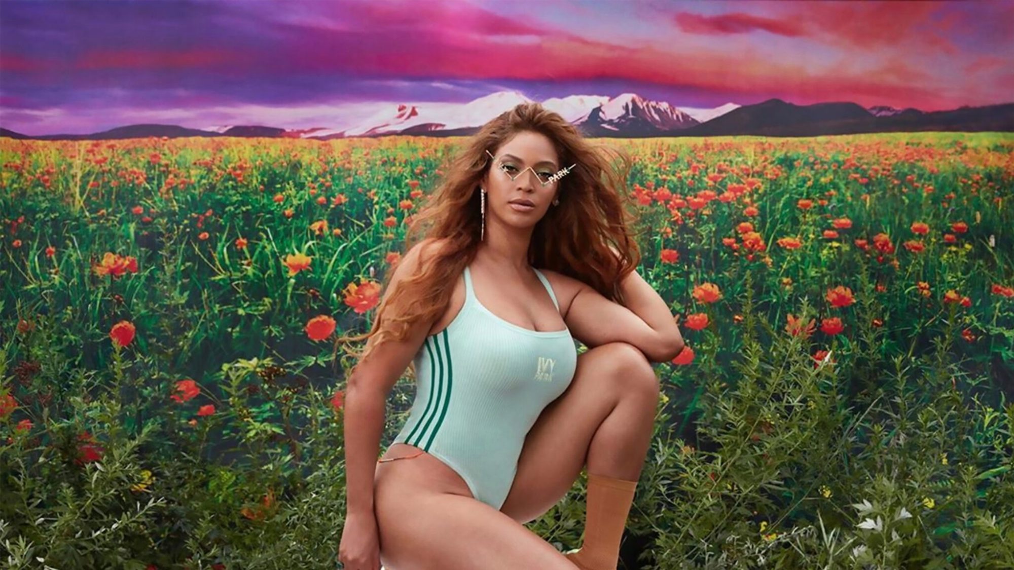 https://www.footshop.eu/blog/wp-content/uploads/2020/11/beyonce-oozes-specs-appeal-in-mint-swimsuit-and-eccentric-eyewear-for-ivy-park-collection-2048x1519-1-2000x1125.jpg