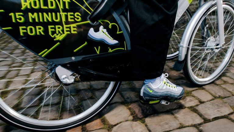 Nike AM 95 OG “Neon” brings cleaner air and free Nextbike rides