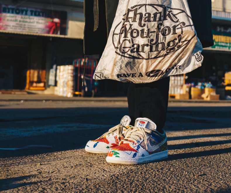 On Feet – Dunks with a shopping bag under the tongue?